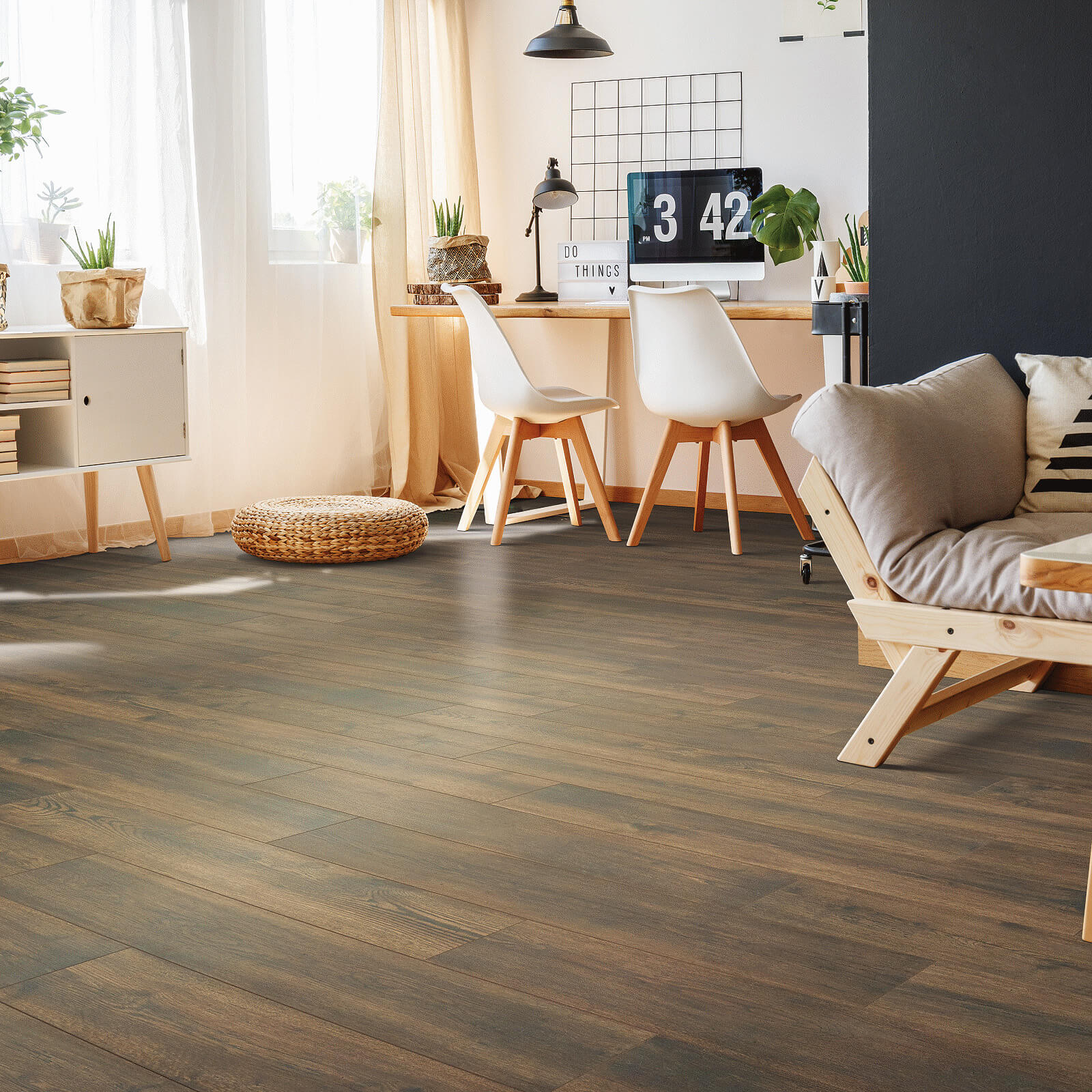 Laminate Flooring | Distinctive Flooring