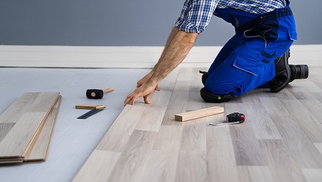 Laminate Installation | Distinctive Flooring